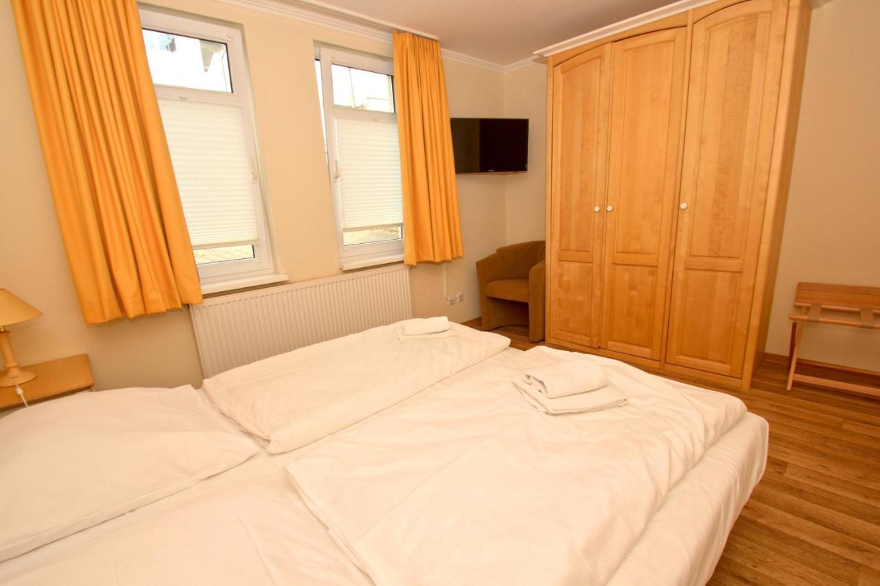 Mit Meerblick Und Balkon, Gratis Nutzung Vom Ahoi Erlebnisbad Und Sauna In Sellin - Meeresblick Fewo 35 Гёрен Экстерьер фото